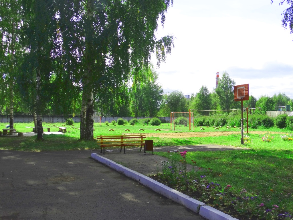 спортивная площадка.JPG